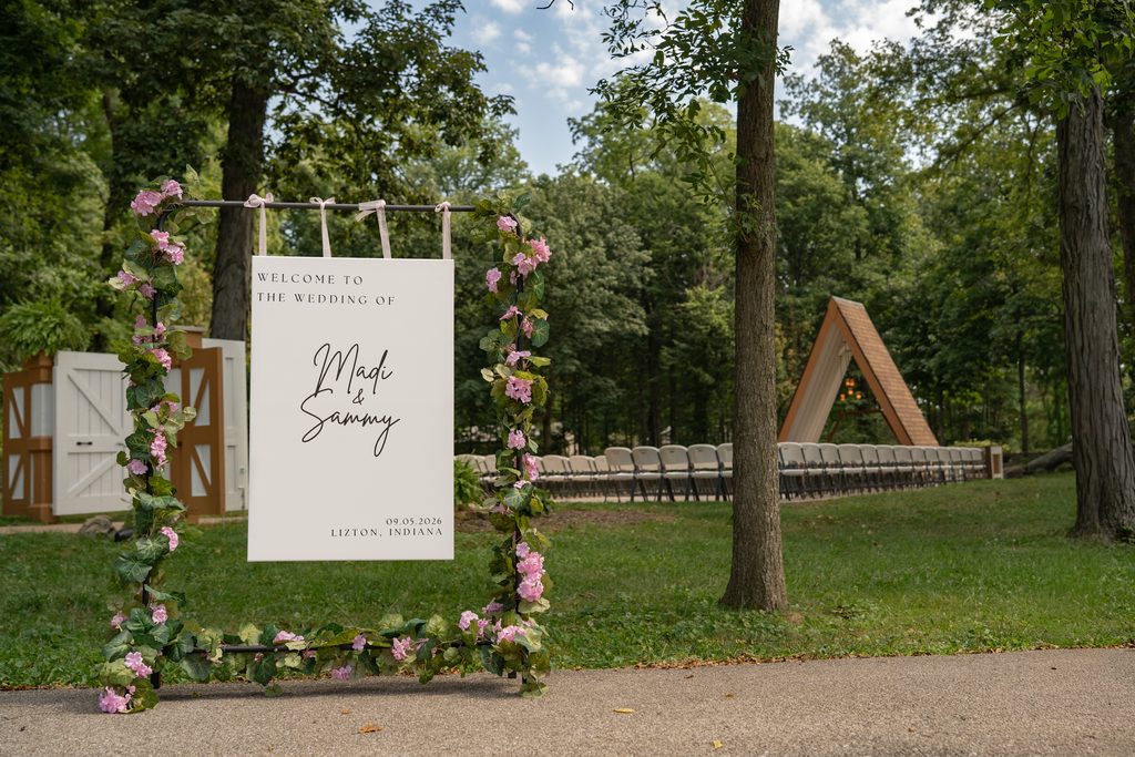 Wedding Day Scenery and Signage at Lizton Lodge in Indiana